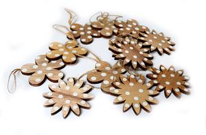 Drevené kvety na zavesenie