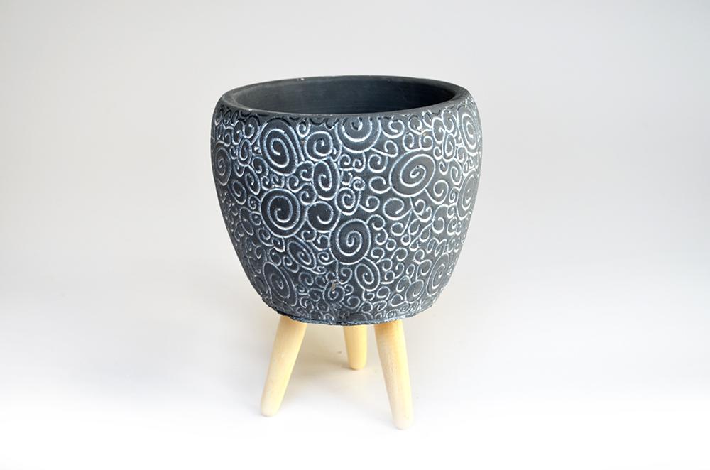 Miska na drevených nôžkach