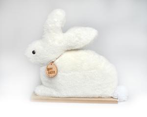 Dekoračný zajac z vlny Hugo