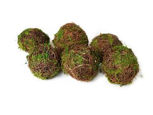 Prútené gule s machom Prútené gule s machom